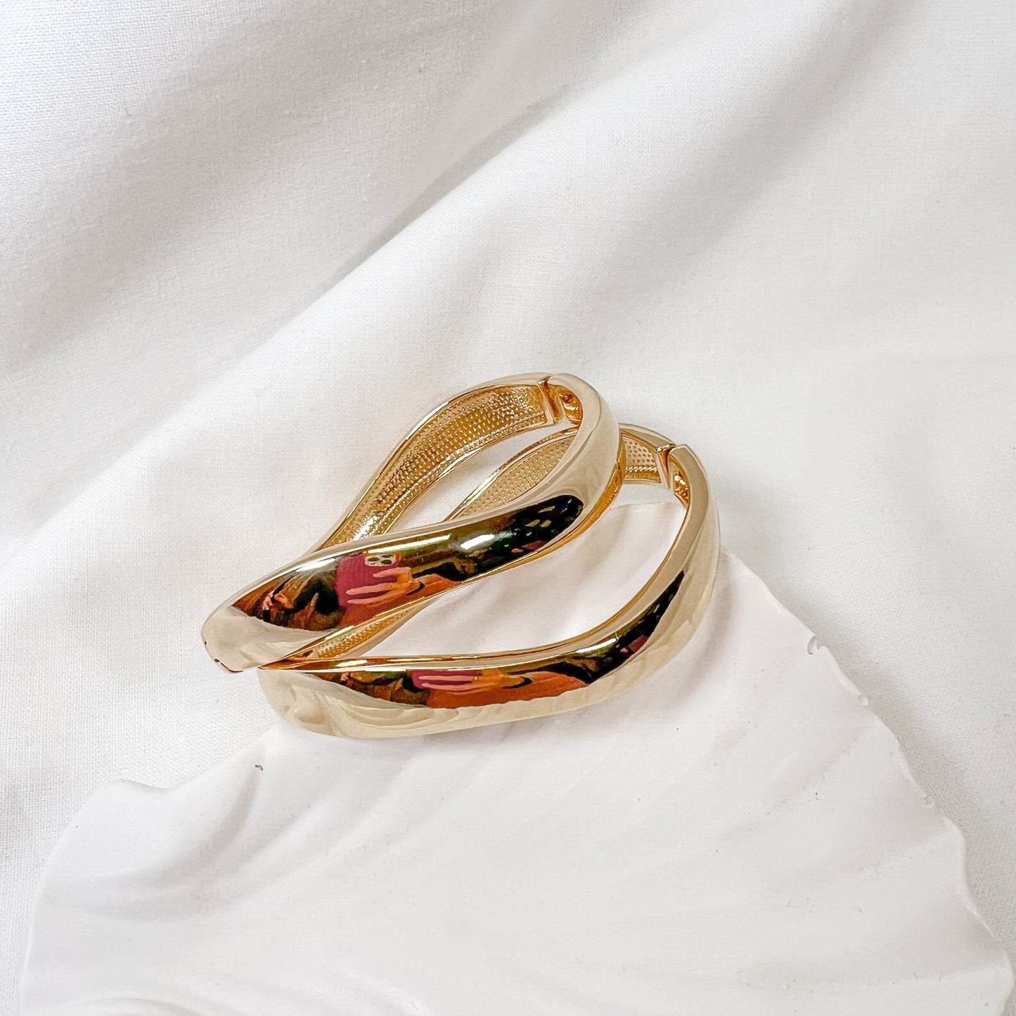 Wavy Gold Bangle Bracelet Set