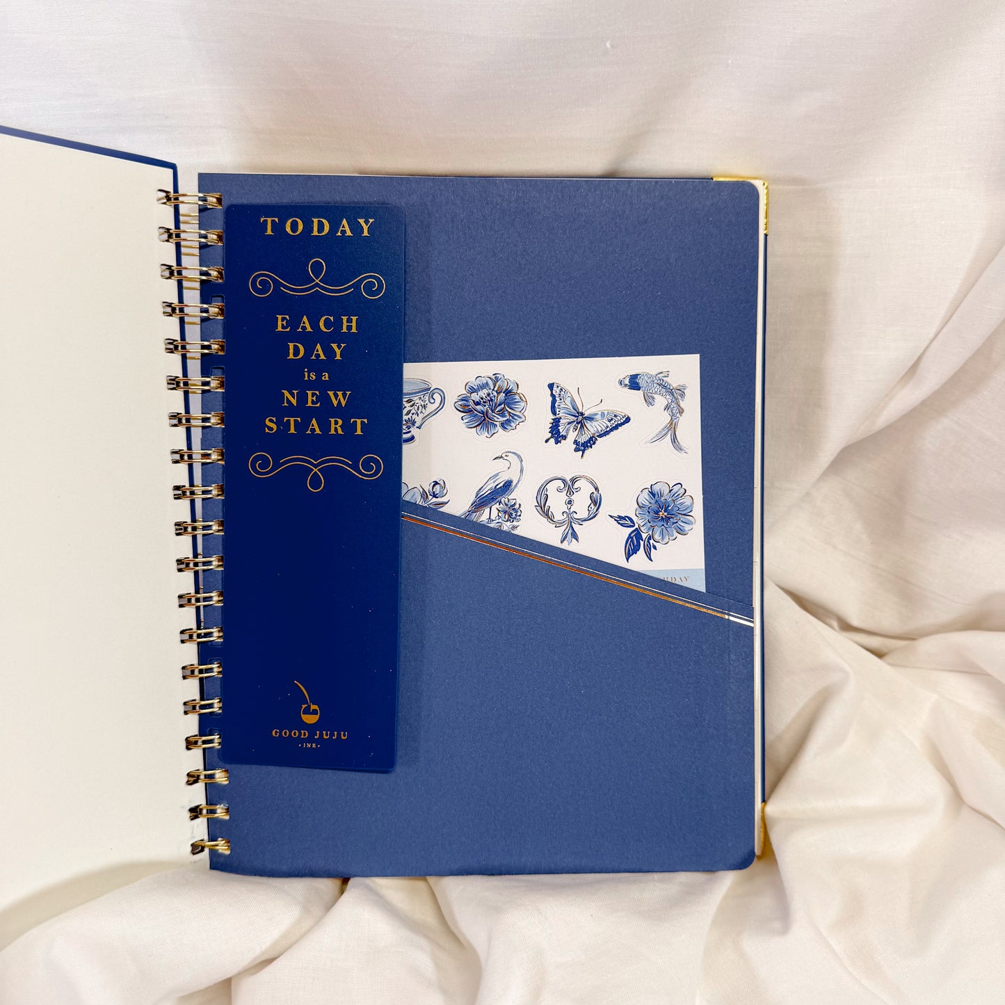 Blue Vase Spiral Weekly Planner 2025/2026