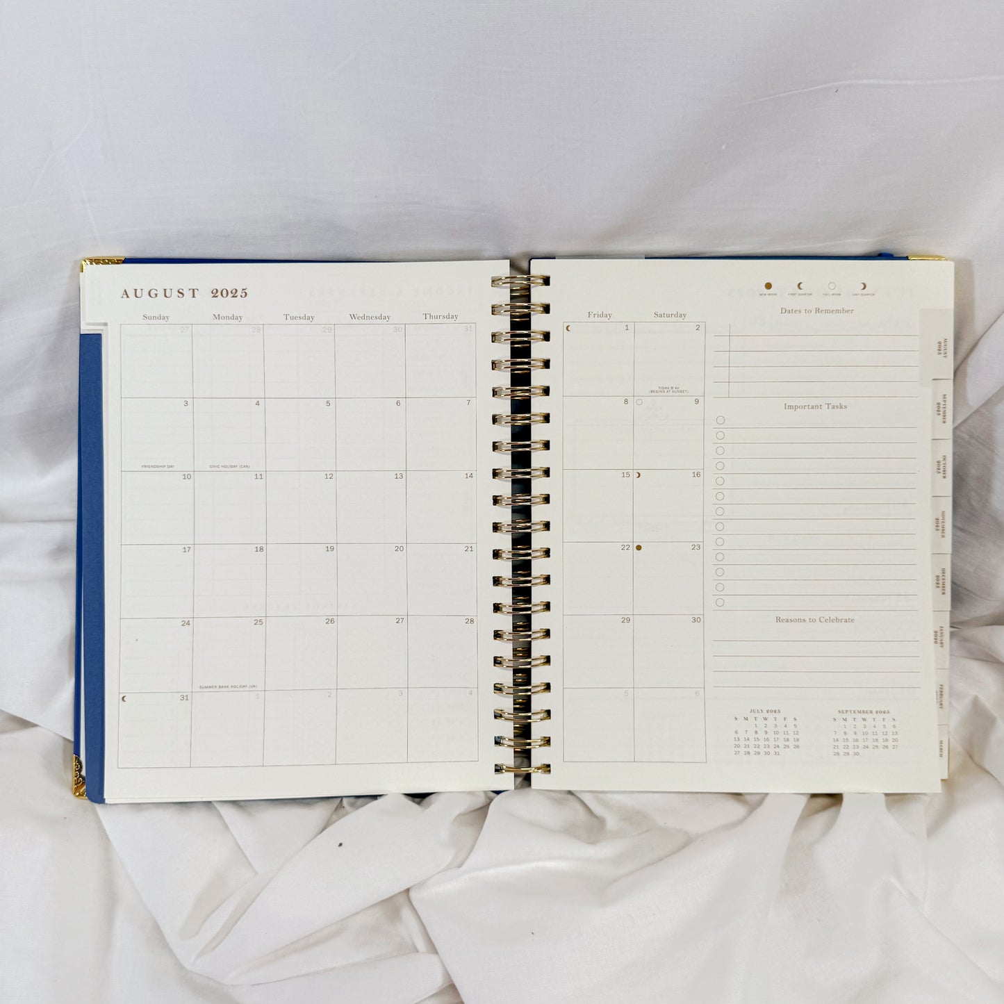 Blue Vase Spiral Weekly Planner 2025/2026