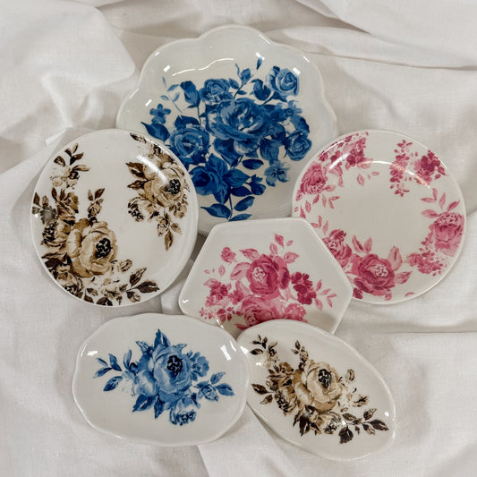 Ceramic Vintage Floral Magnet