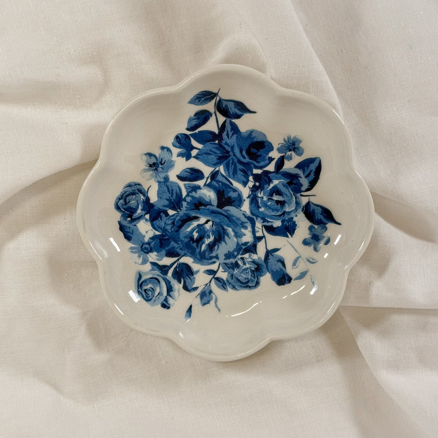 Ceramic Vintage Floral Magnet