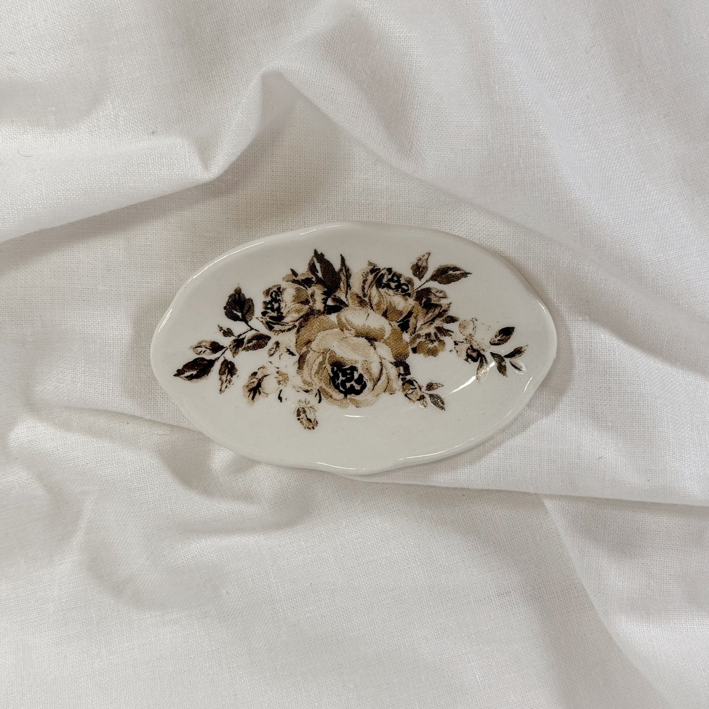 Ceramic Vintage Floral Magnet