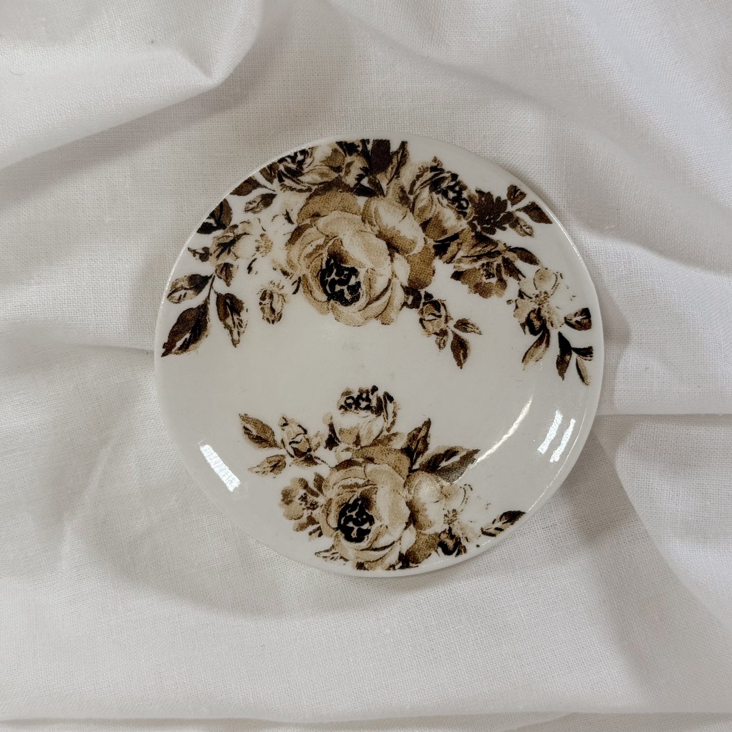 Ceramic Vintage Floral Magnet