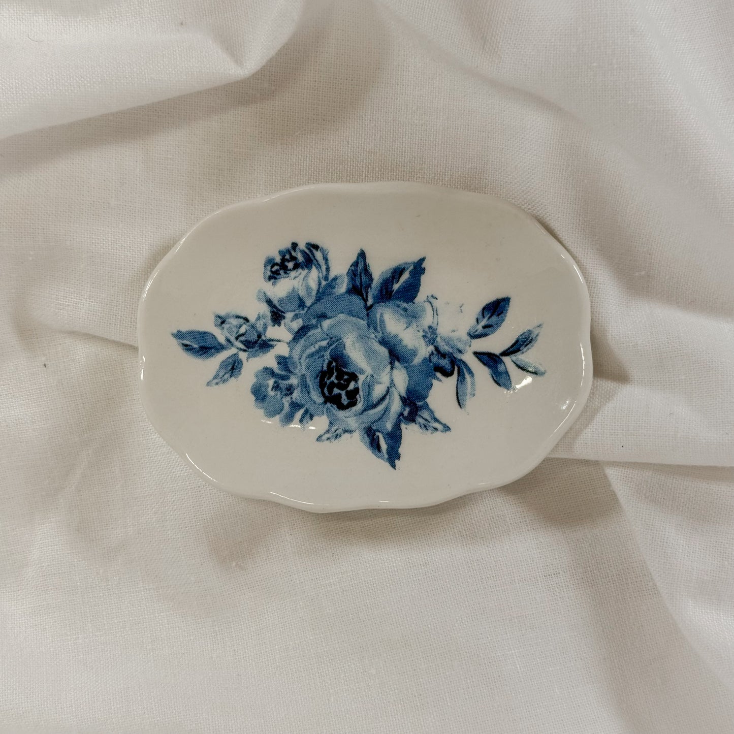 Ceramic Vintage Floral Magnet