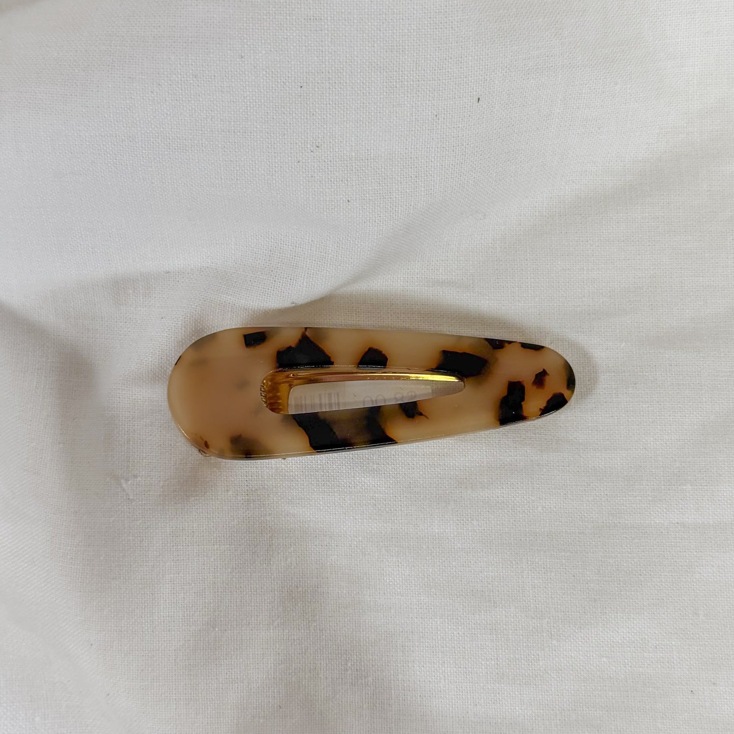 Oversized Tortoise Shell Hair Clip