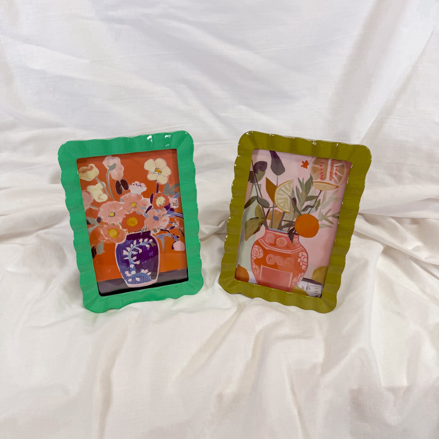 Resin Ruffle Picture Frame