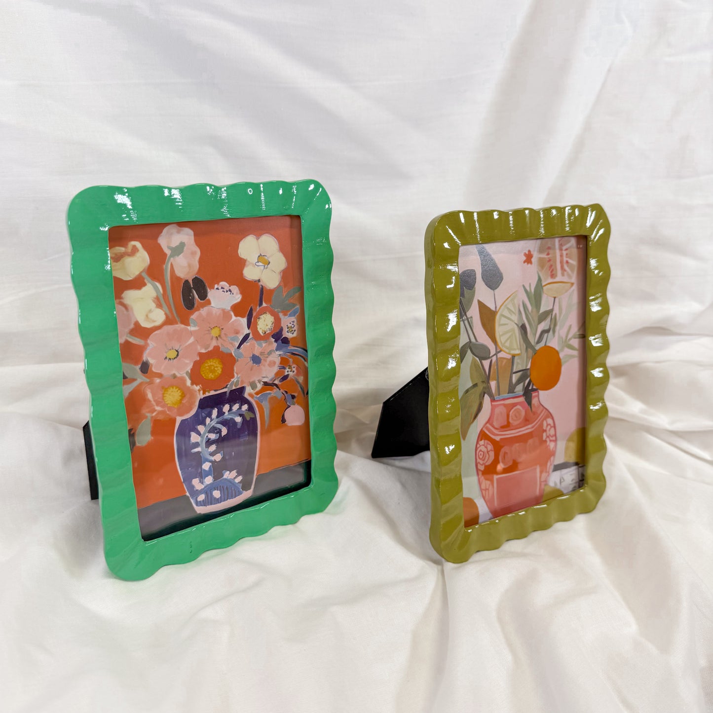 Resin Ruffle Picture Frame