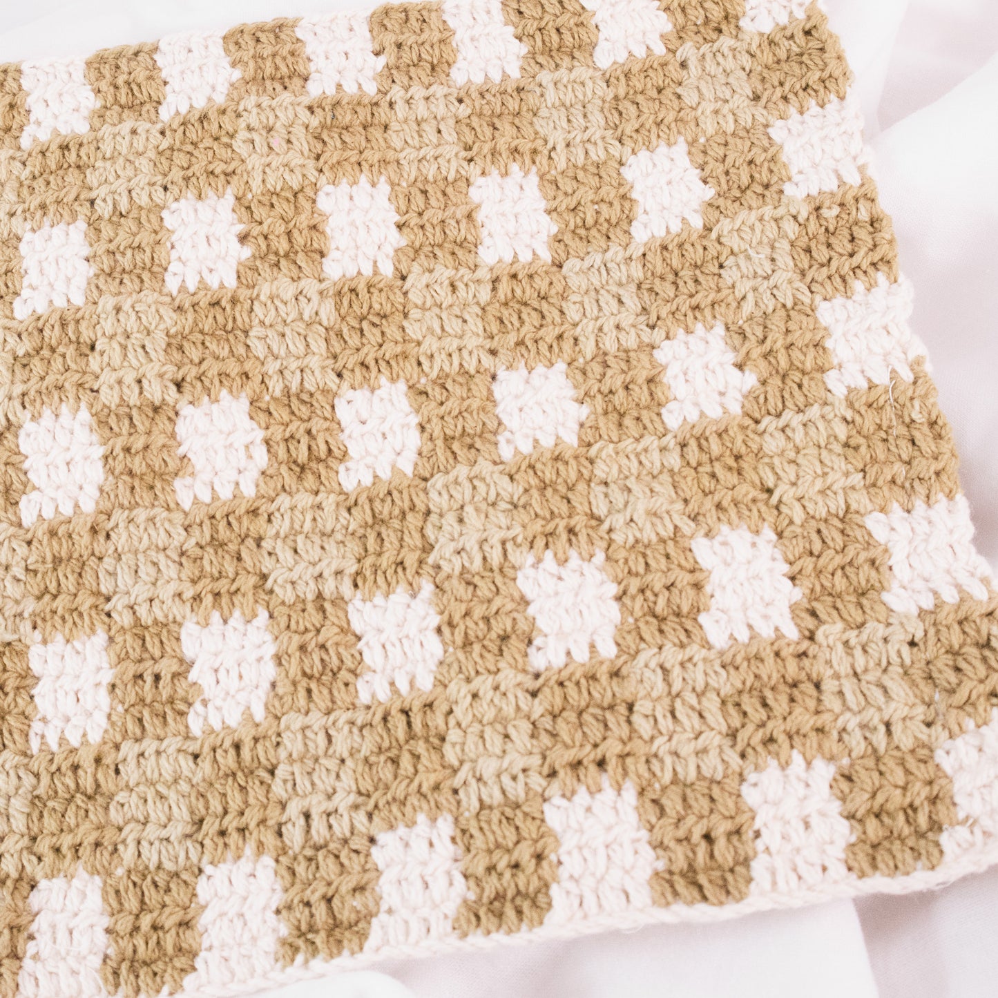 Gingham Woven Pot Holder