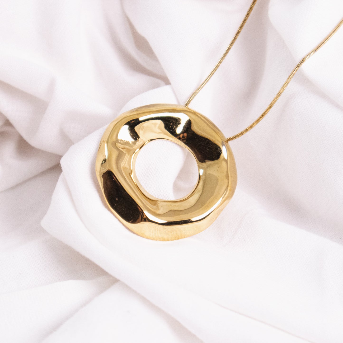 Chunky Circle Pennant Necklace