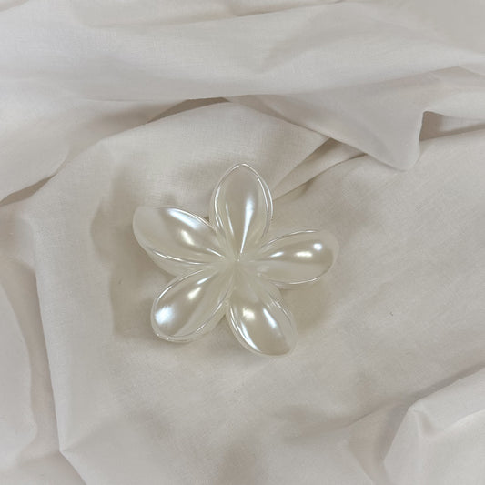 Pearl Flower Claw Hair Clip
