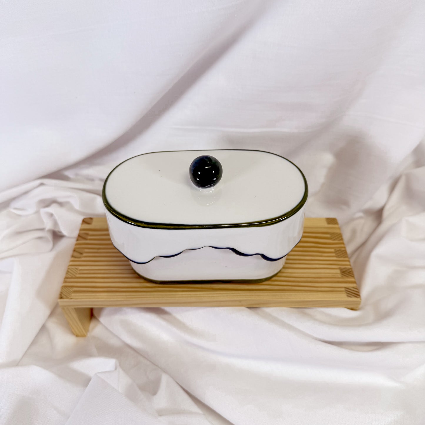 Scalloped Ceramic Dish Candle
