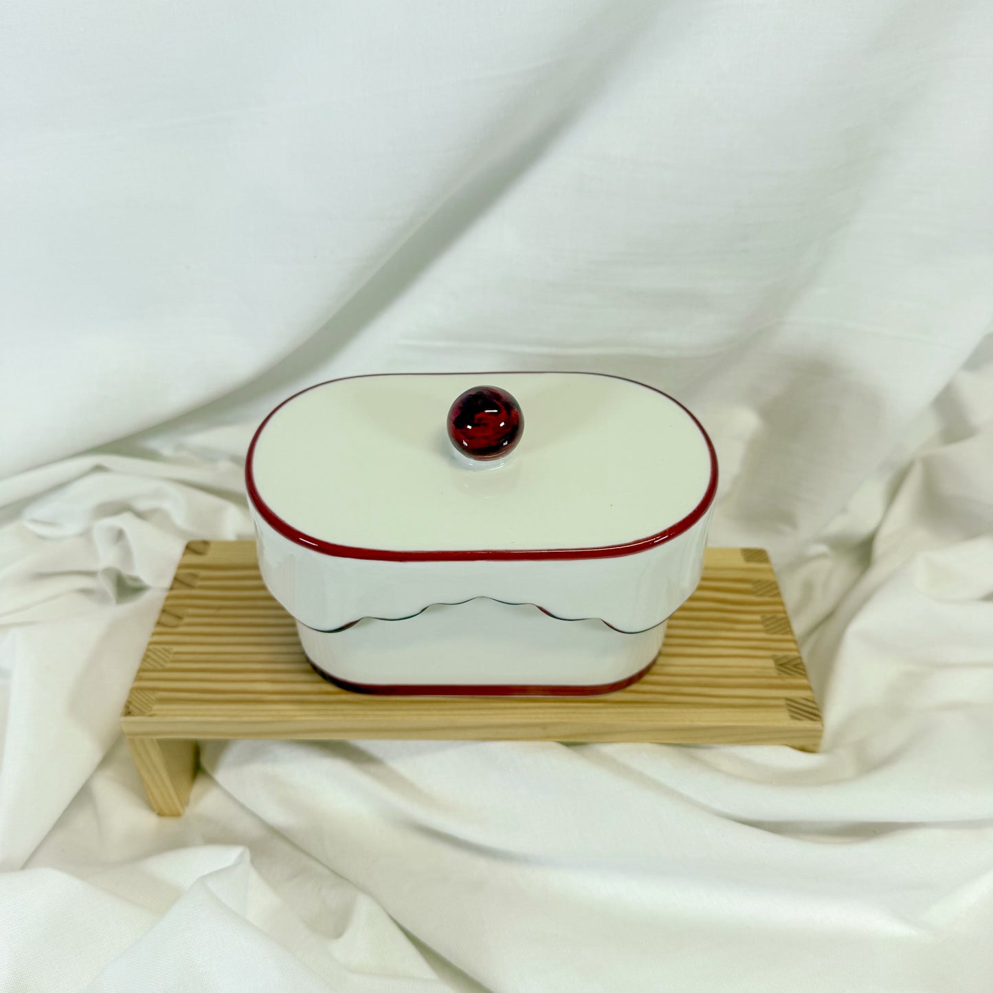 Scalloped Ceramic Dish Candle