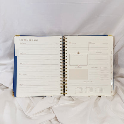 Blue Vase Spiral Weekly Planner 2025/2026