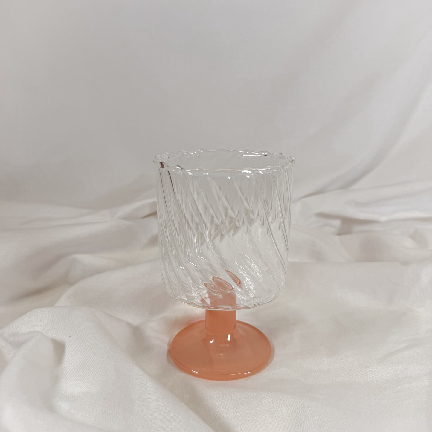Peachy Nuovo Wine Glass