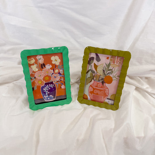 Resin Ruffle Picture Frame