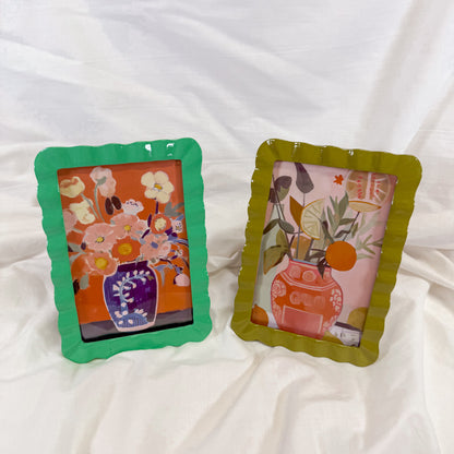 Resin Ruffle Picture Frame
