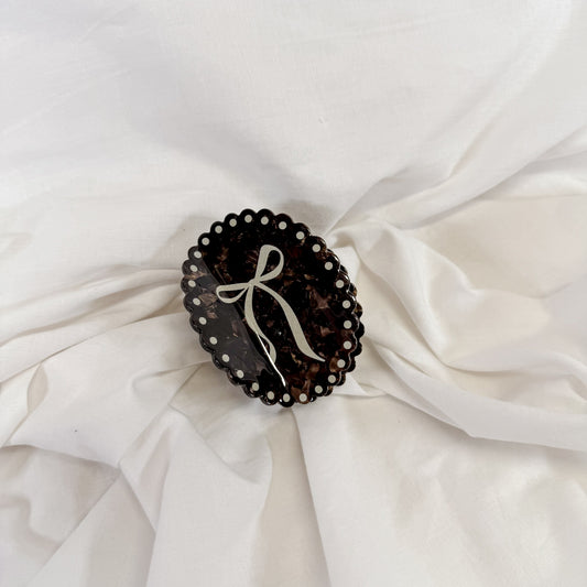 Bow Framed Claw Hair Clip