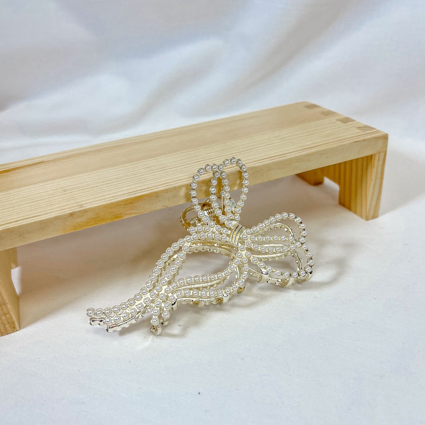 Pearl Bow Claw Hair Clip