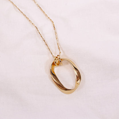 Oval Twist Pendant Necklace