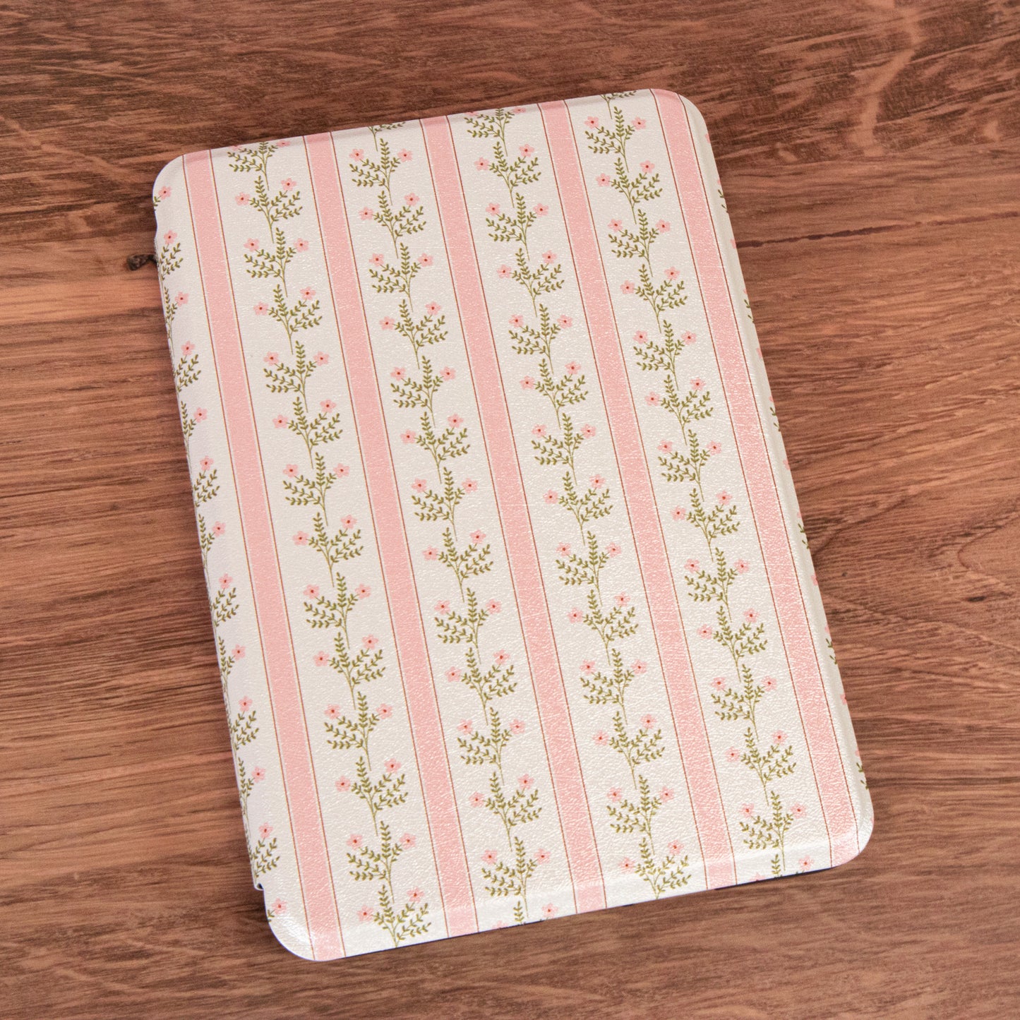 Cottage Floral Kindle Case