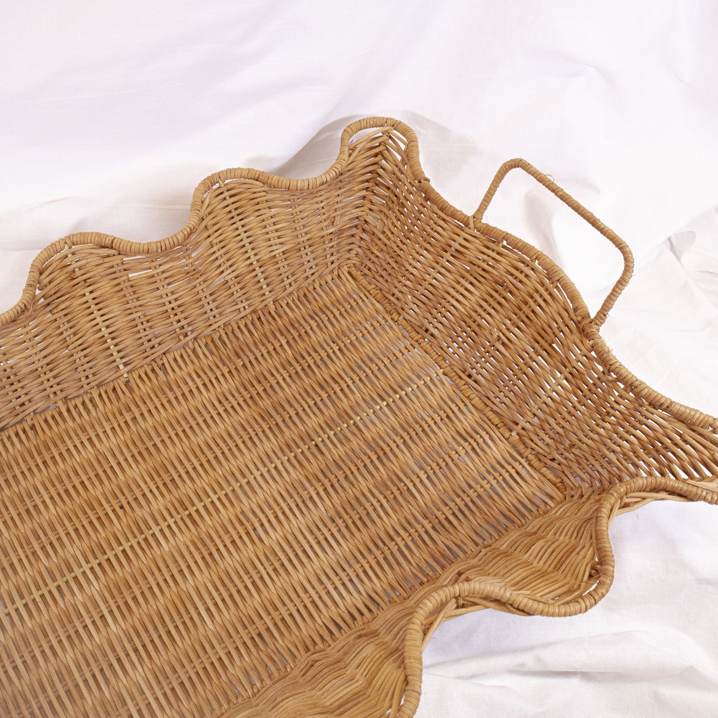 Woven Wavy Edge Tray
