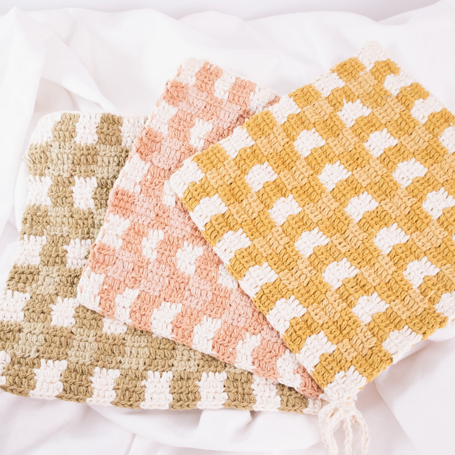Gingham Woven Pot Holder