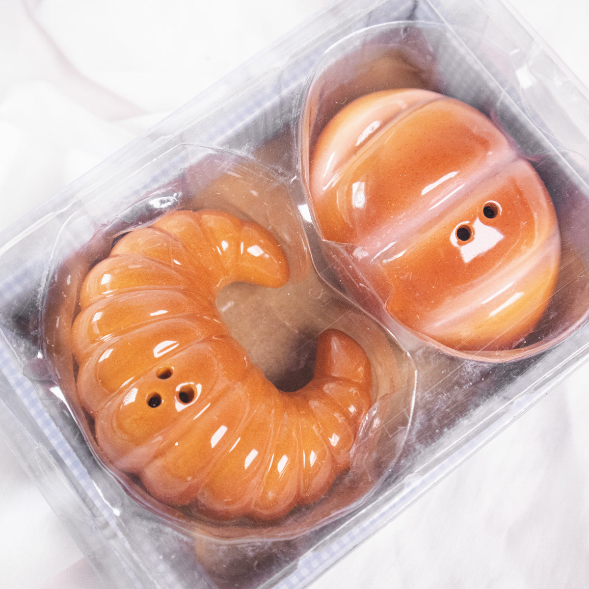Bread Salt and Pepper Shakers