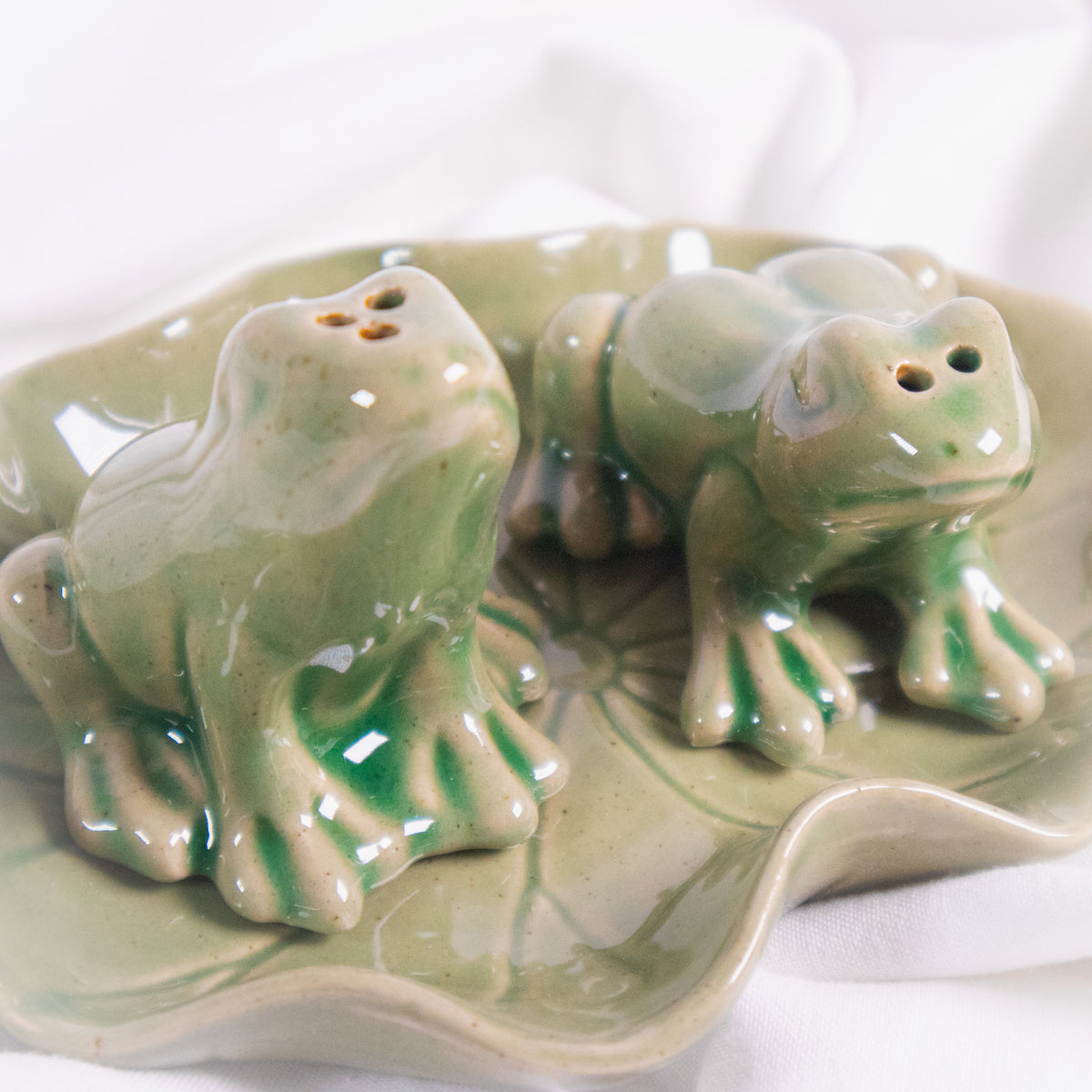 Frogs on Lily Pad Salt and Pepper Shakers