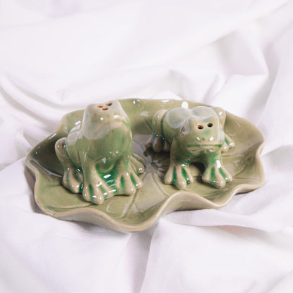 Frogs on Lily Pad Salt and Pepper Shakers